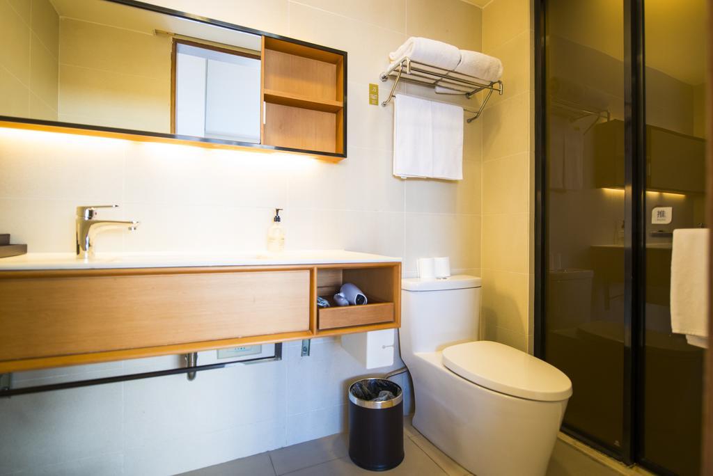 Ji Hotel Shanghai Xujiahui Экстерьер фото