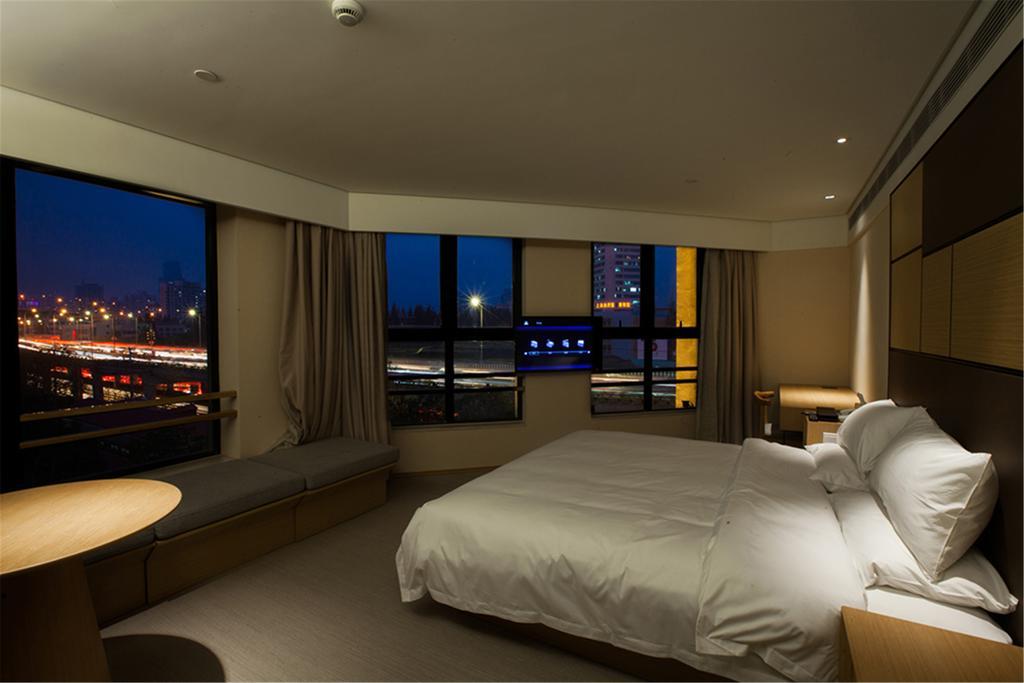 Ji Hotel Shanghai Xujiahui Экстерьер фото